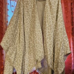Banana Republic Beige Knit Shawl